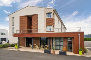 Front of property - The Originals City, Hôtel Novella Premium, Nantes Est (Carquefou)