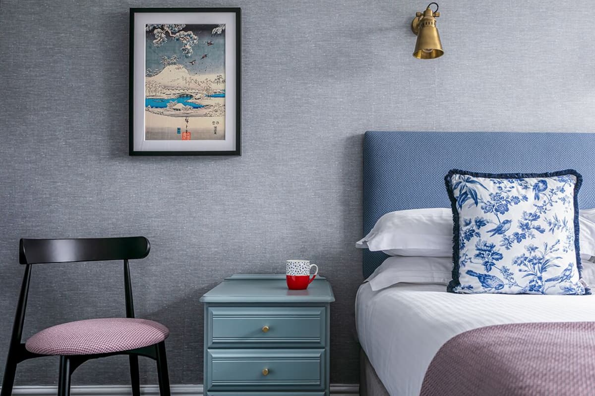 Desk, bed sheets