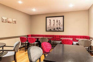 Frokostbuffé hver dag (EUR 12 per person)