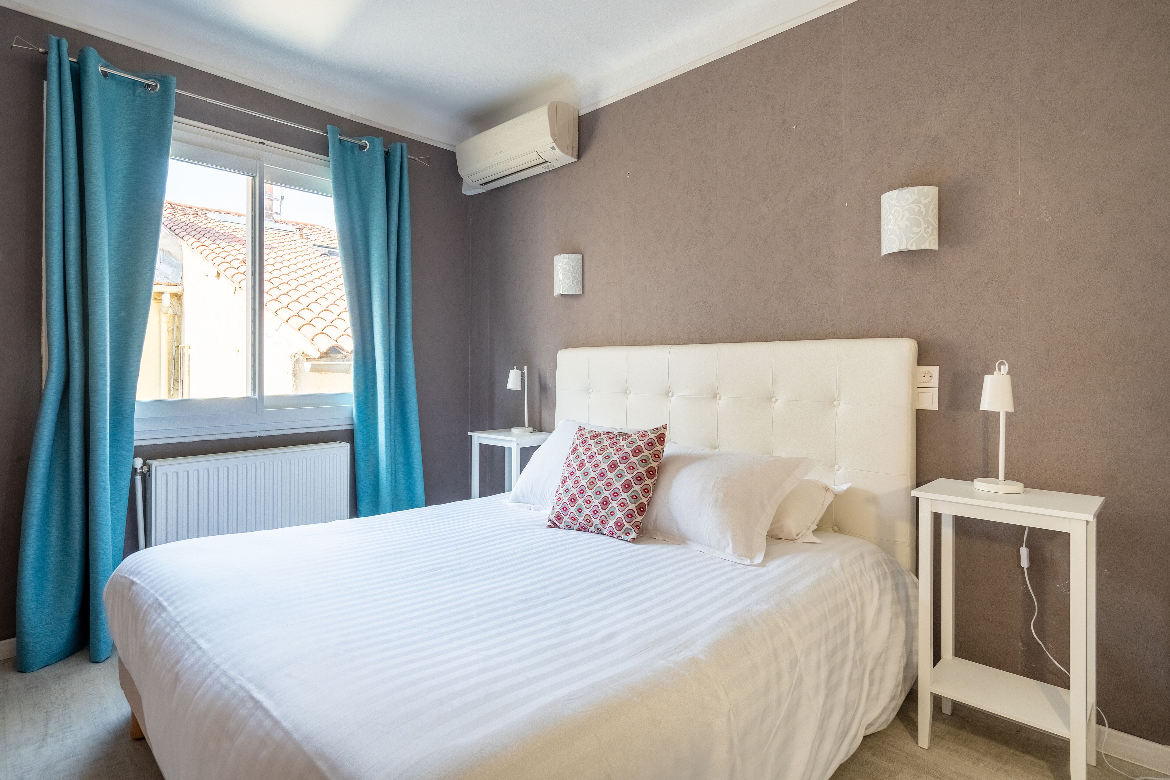 double room cosy | egyptian cotton sheets, premium bedding, select comfort beds