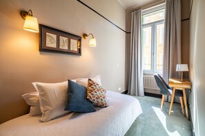 Triple Deluxe Family | Egyptian cotton sheets, premium bedding, Select Comfort beds