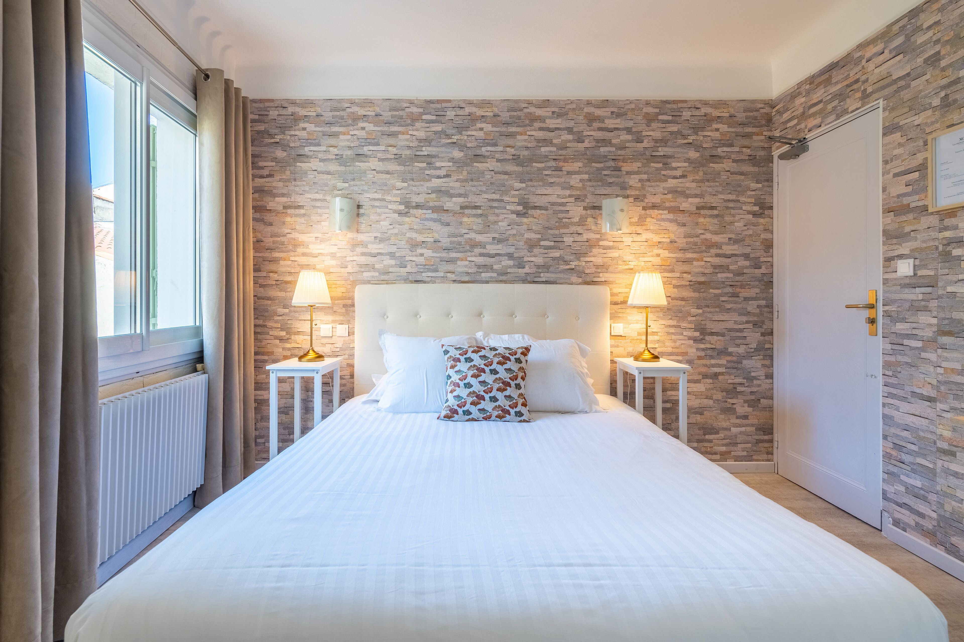 double room cosy | egyptian cotton sheets, premium bedding, select comfort beds