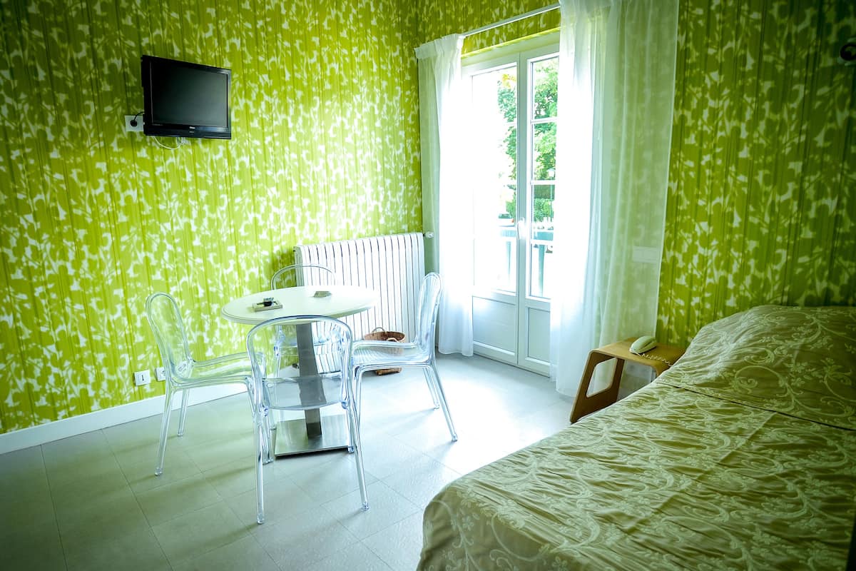 Familiekamer (Mezzanine) | Luxe beddengoed, individueel gedecoreerd, individueel gemeubileerd