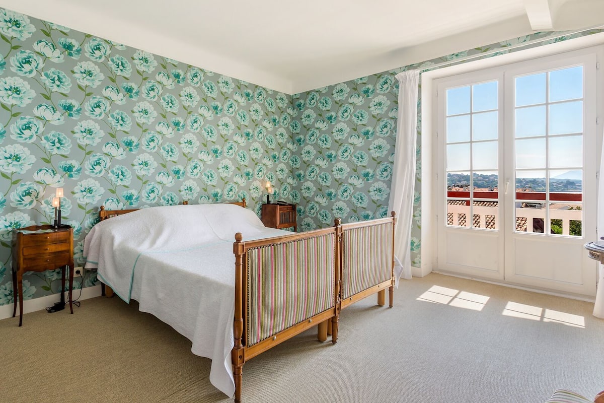 Luxe beddengoed, individueel gedecoreerd, individueel gemeubileerd