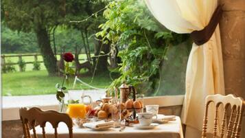 ์ ์ฌ ์์ฌ ๋ฐ ์ ๋
์์ฌ ์ ๊ณต, ํ๋์ค ์๋ฆฌ