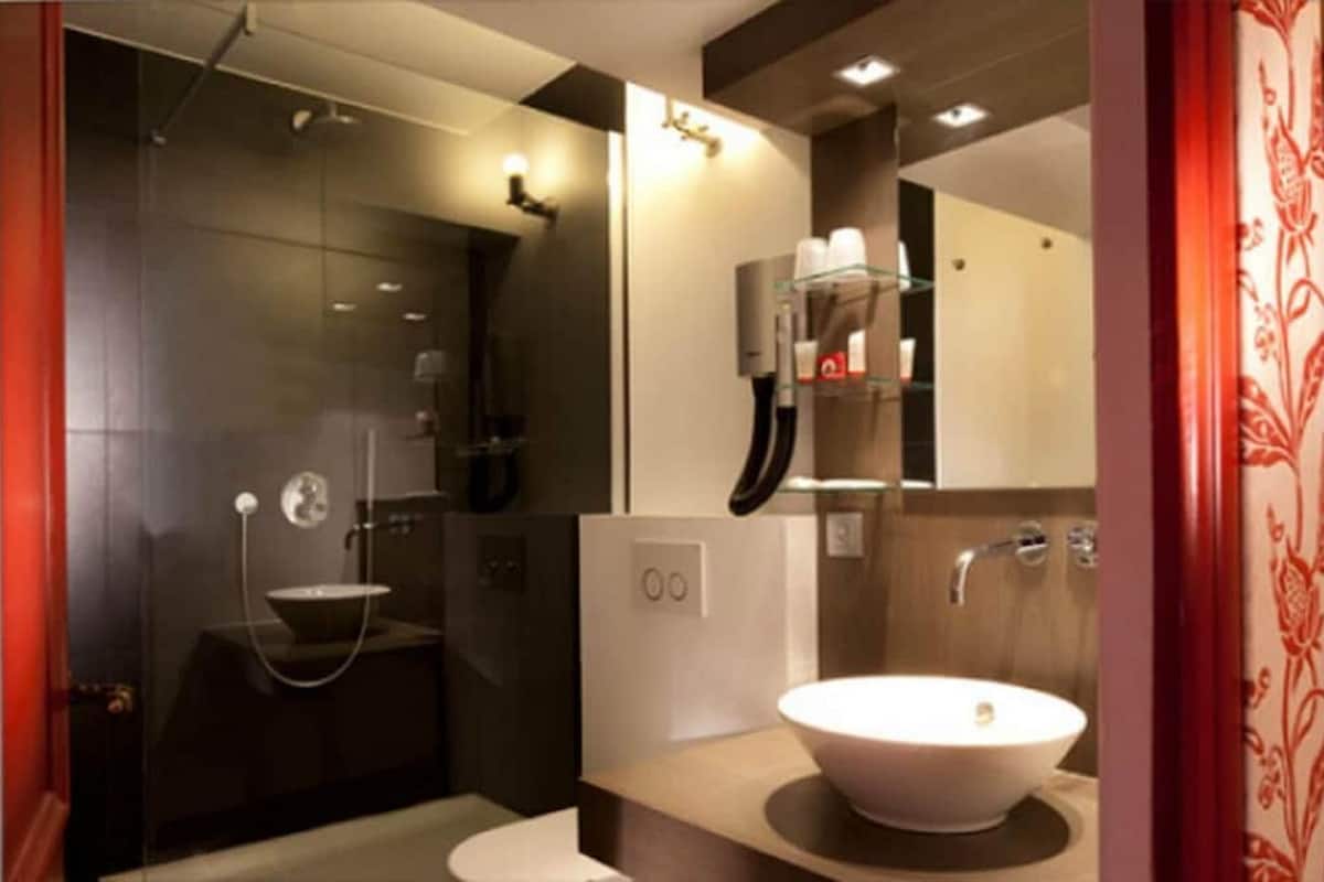 free toiletries, hair dryer, towels