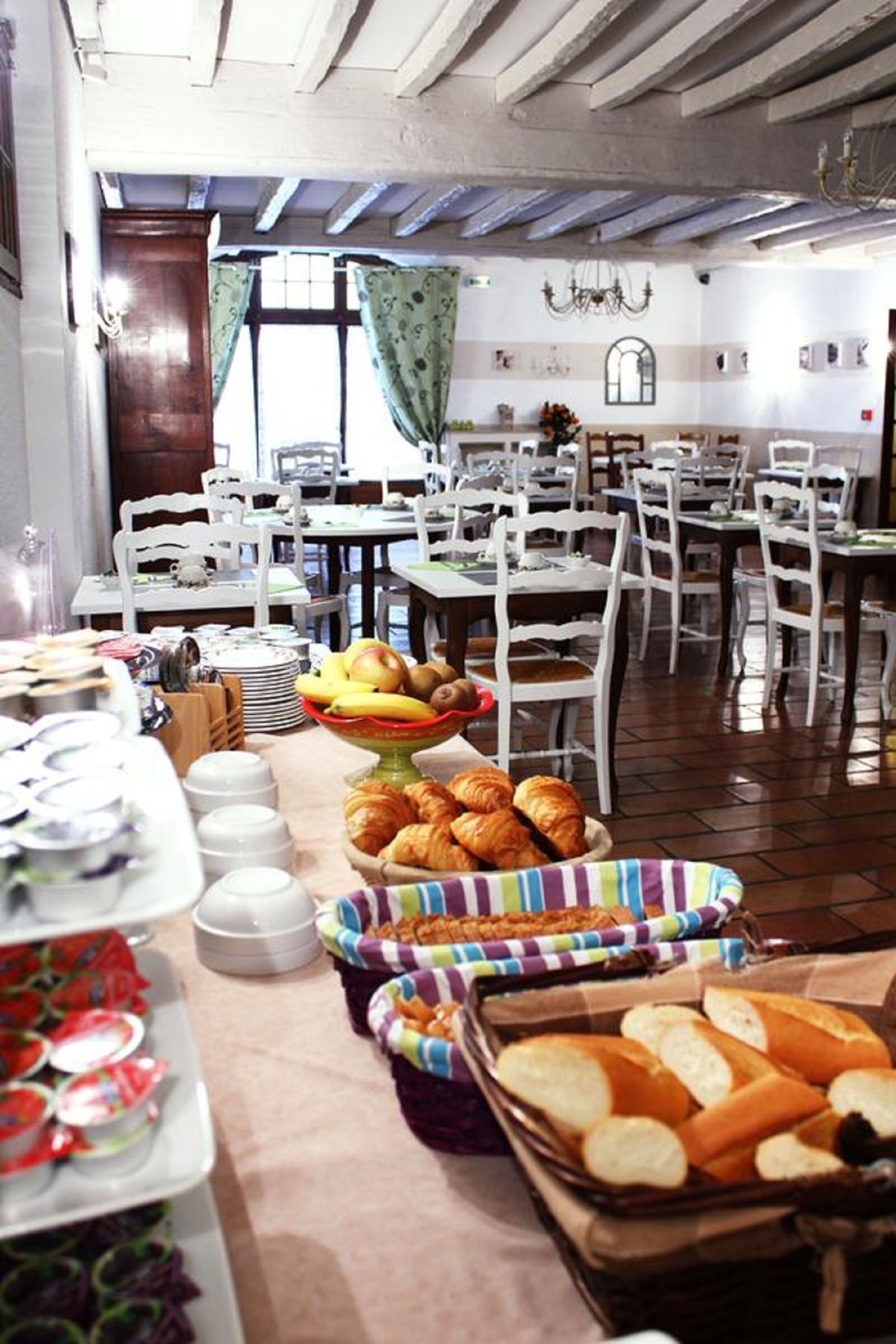 Petit déjeuner buffet (11.50 EUR par personne)