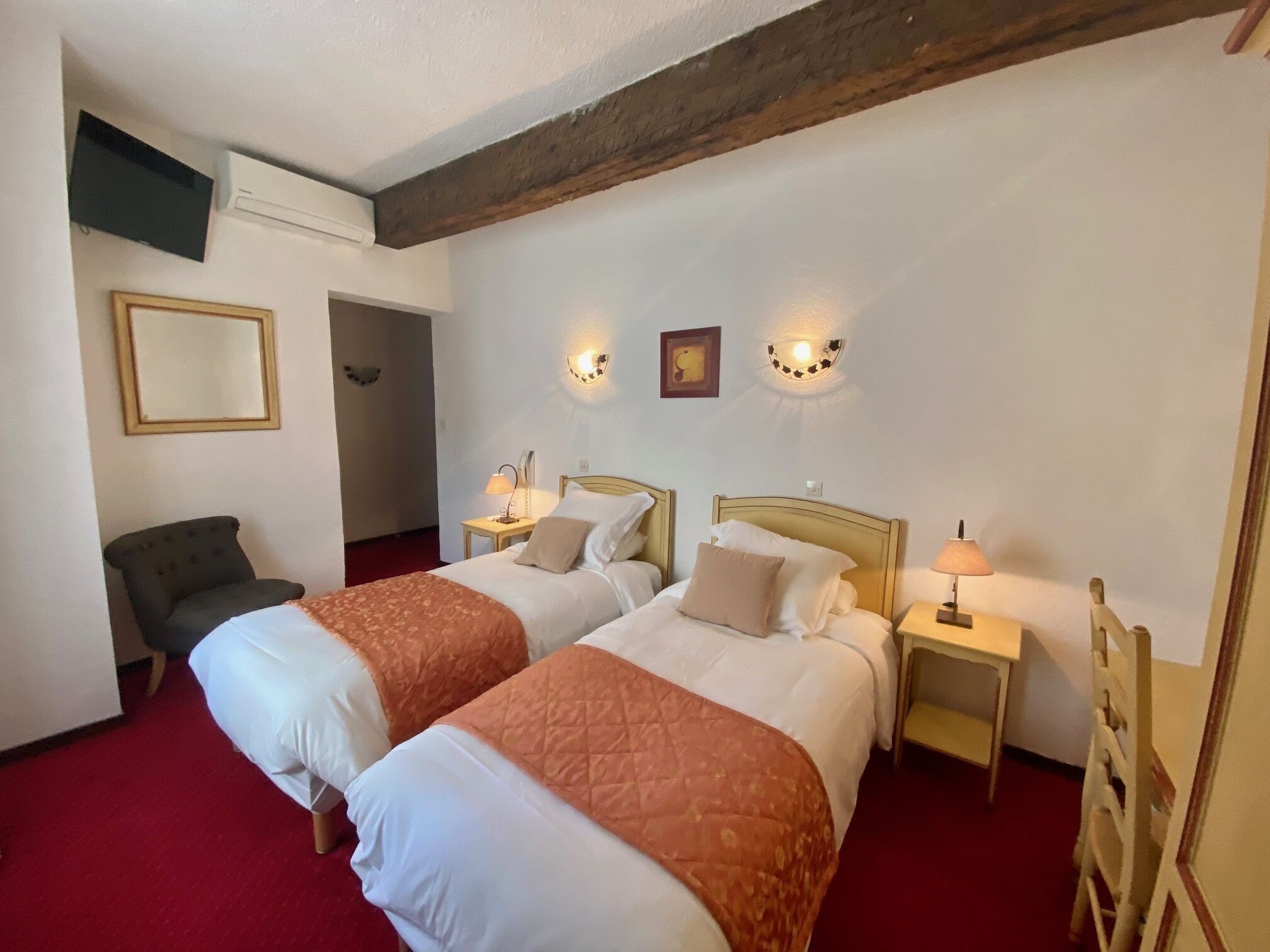 twin room | in-room safe, desk, soundproofing, iron/ironing board