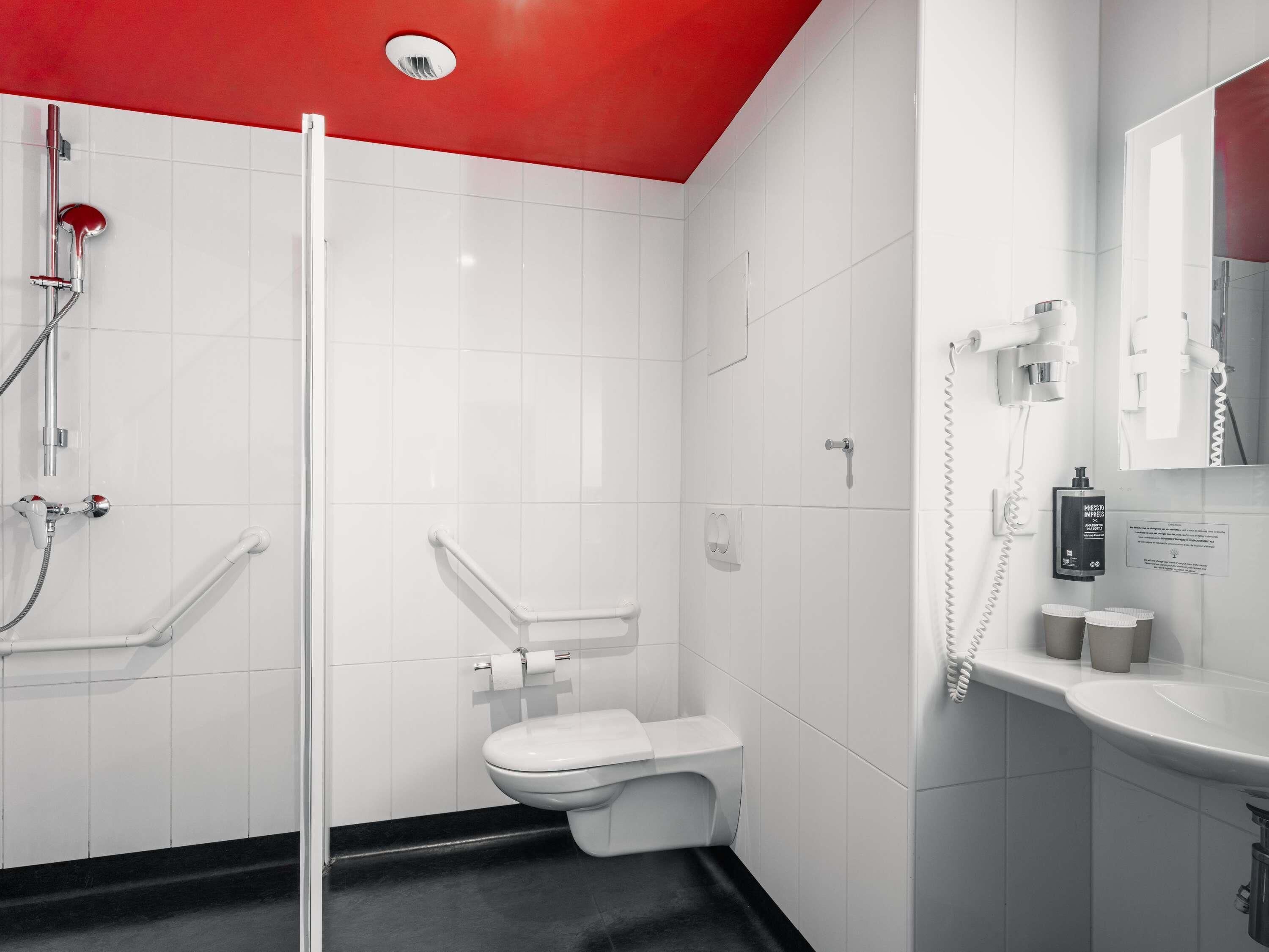 desk, soundproofing, free cots/infant beds, free wifi