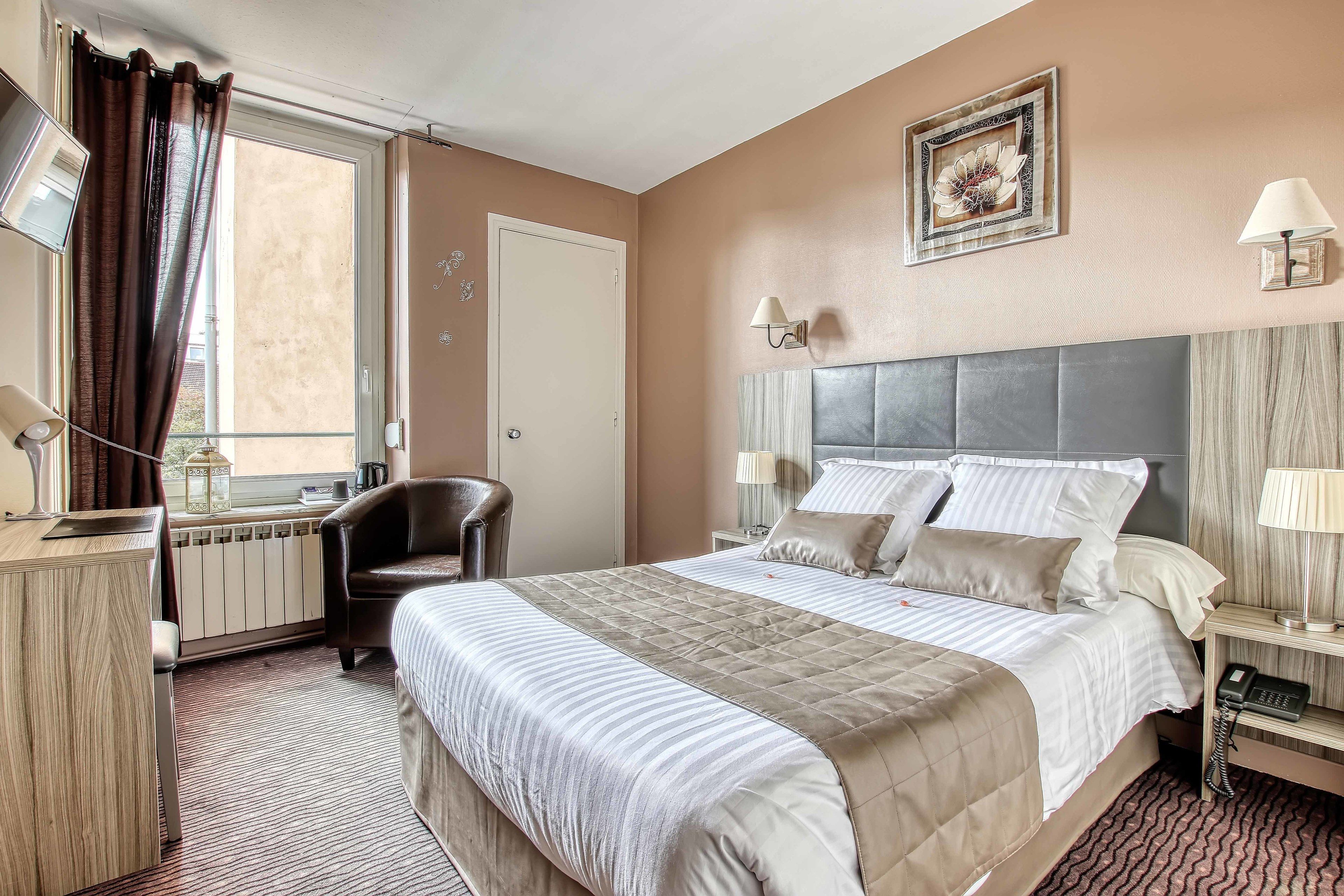 comfort double room | in-room safe, desk, soundproofing, iron/ironing board