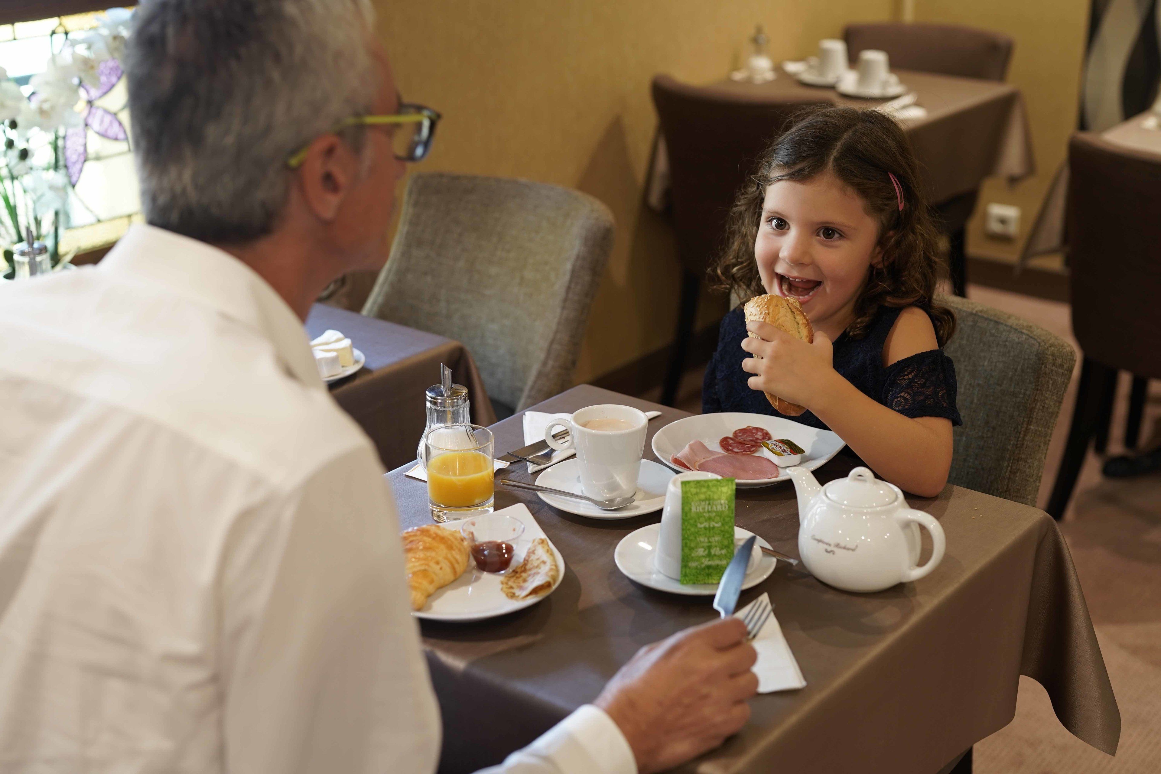 daily buffet breakfast (eur 11 per person)