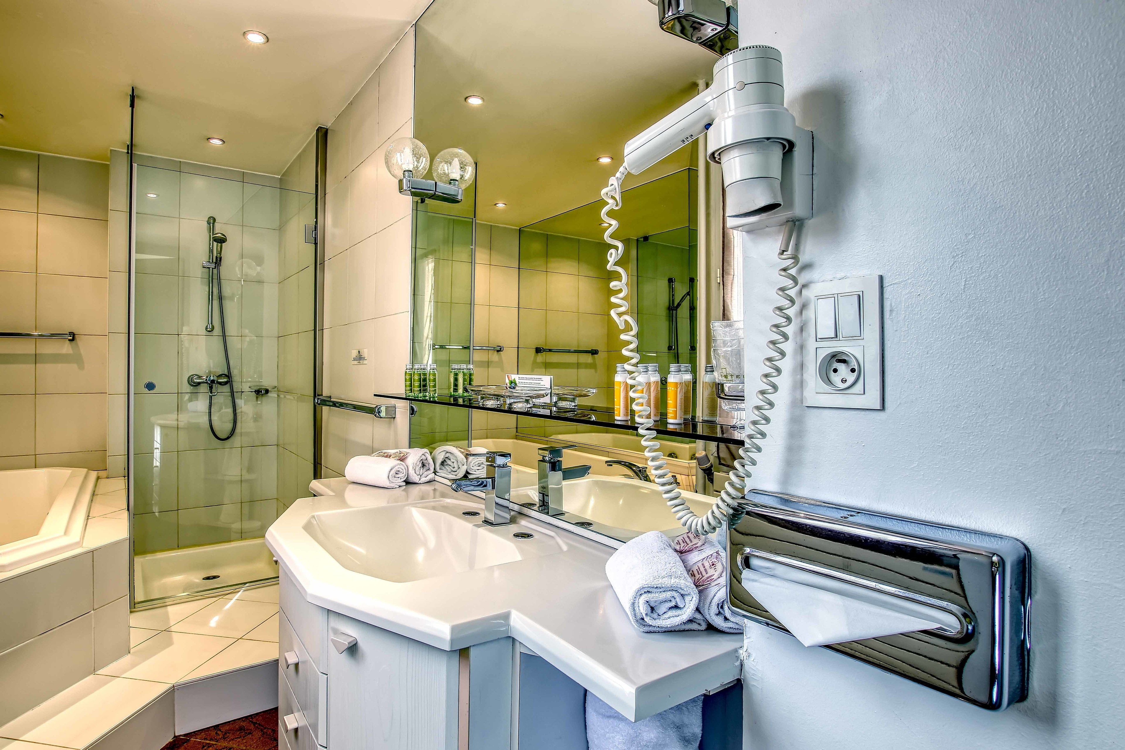 family room | bathroom | free toiletries, hair dryer, towels