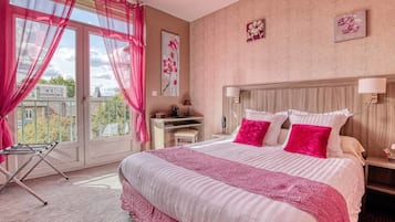 In-room safe, desk, soundproofing, iron/ironing board