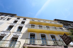 Fachada de la propiedad