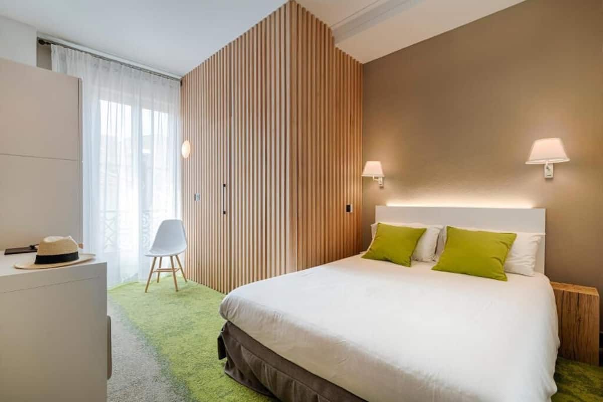 In-room safe, desk, iron/ironing board (on request), free WiFi