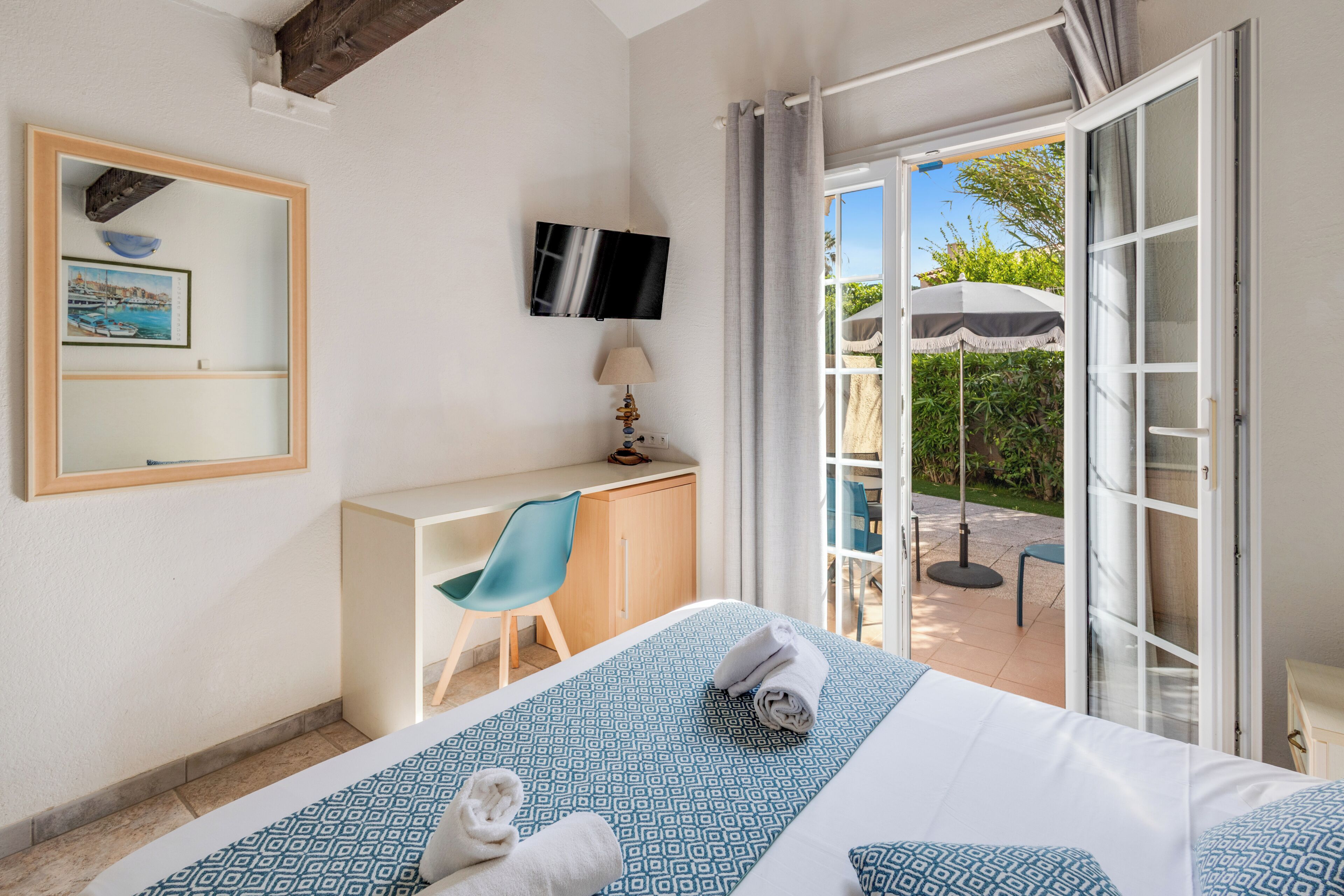 Standard Double Room, Terrace (Garden View)