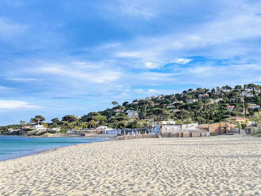 On the beach, white sand, 3 beach bars