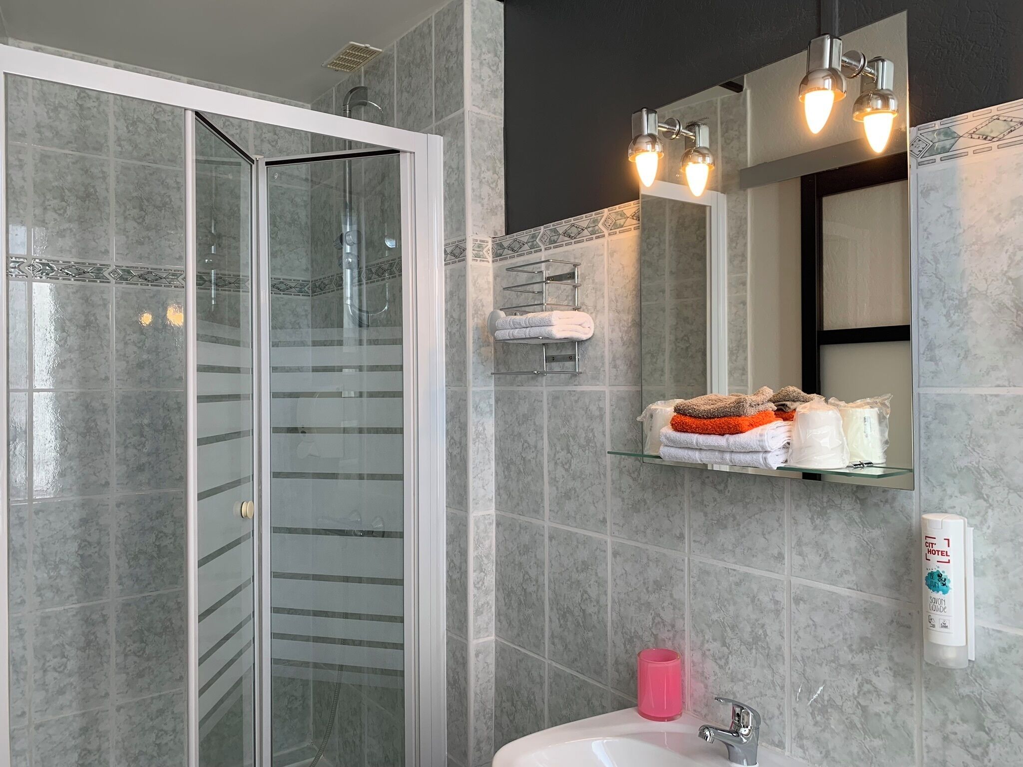 single room | bathroom | shower, free toiletries, hair dryer, towels