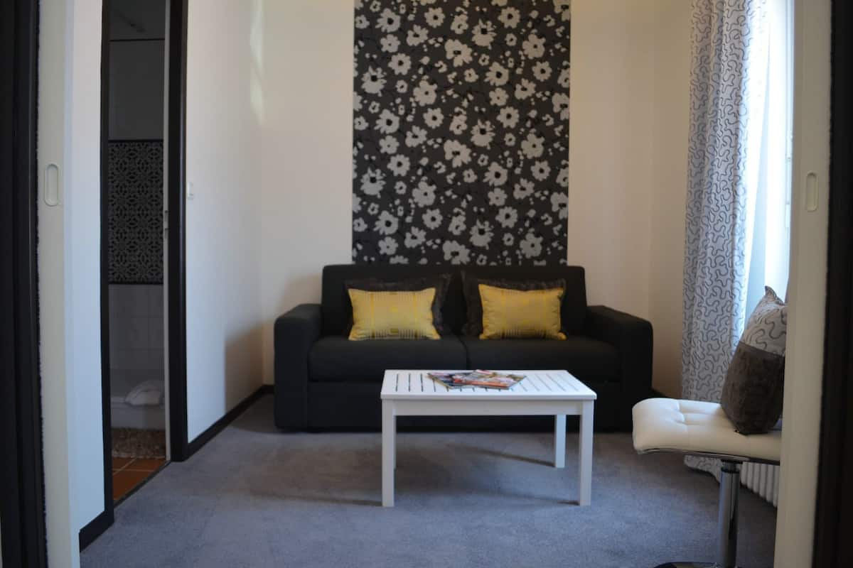 suite | premium bedding, individually decorated, desk, blackout curtains