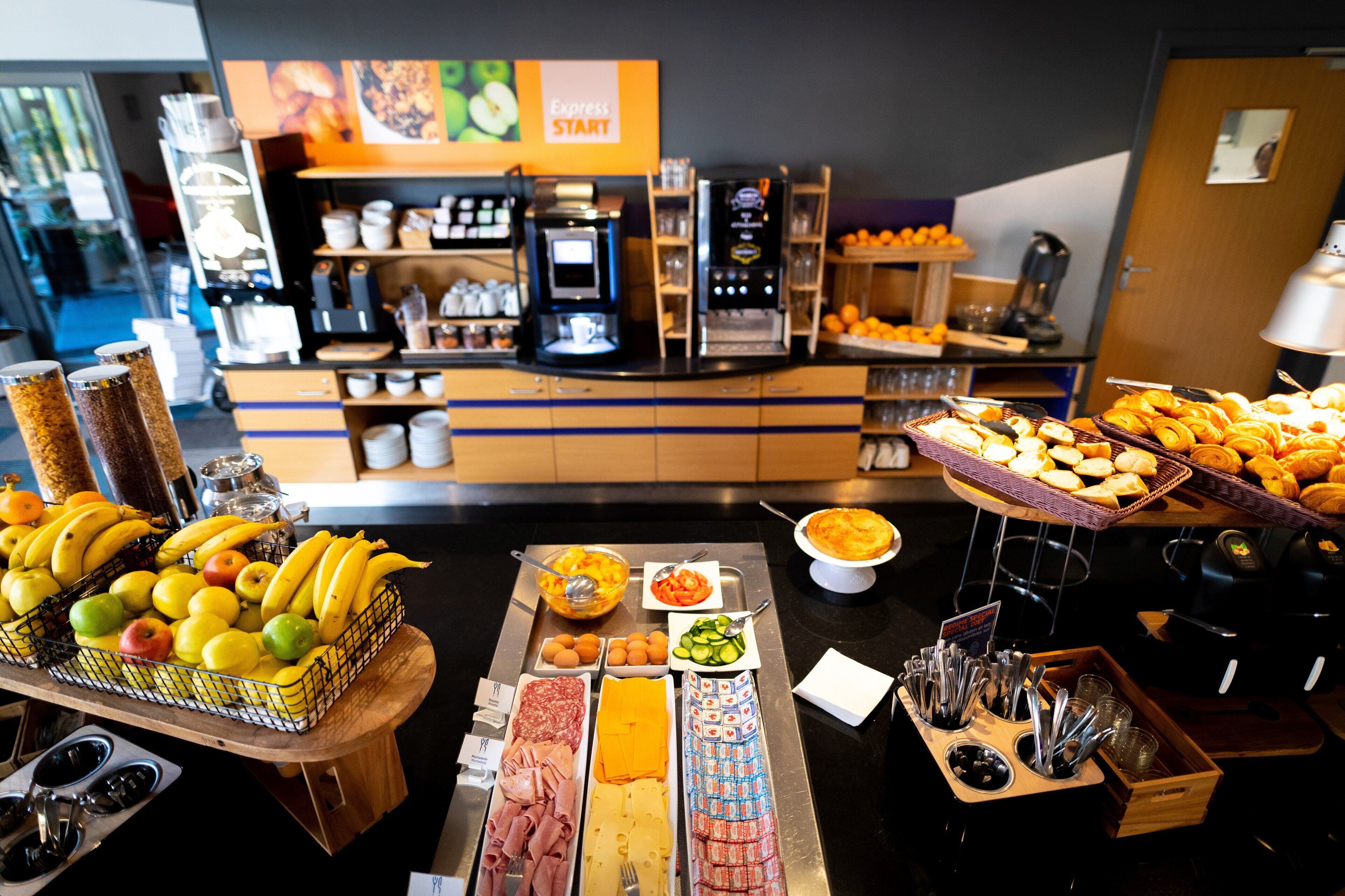 Petit déjeuner buffet compris tous les jours