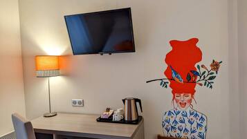 Comfort-Zimmer, 1 Queen-Bett | Hochwertige Bettwaren, Zimmersafe, Schreibtisch