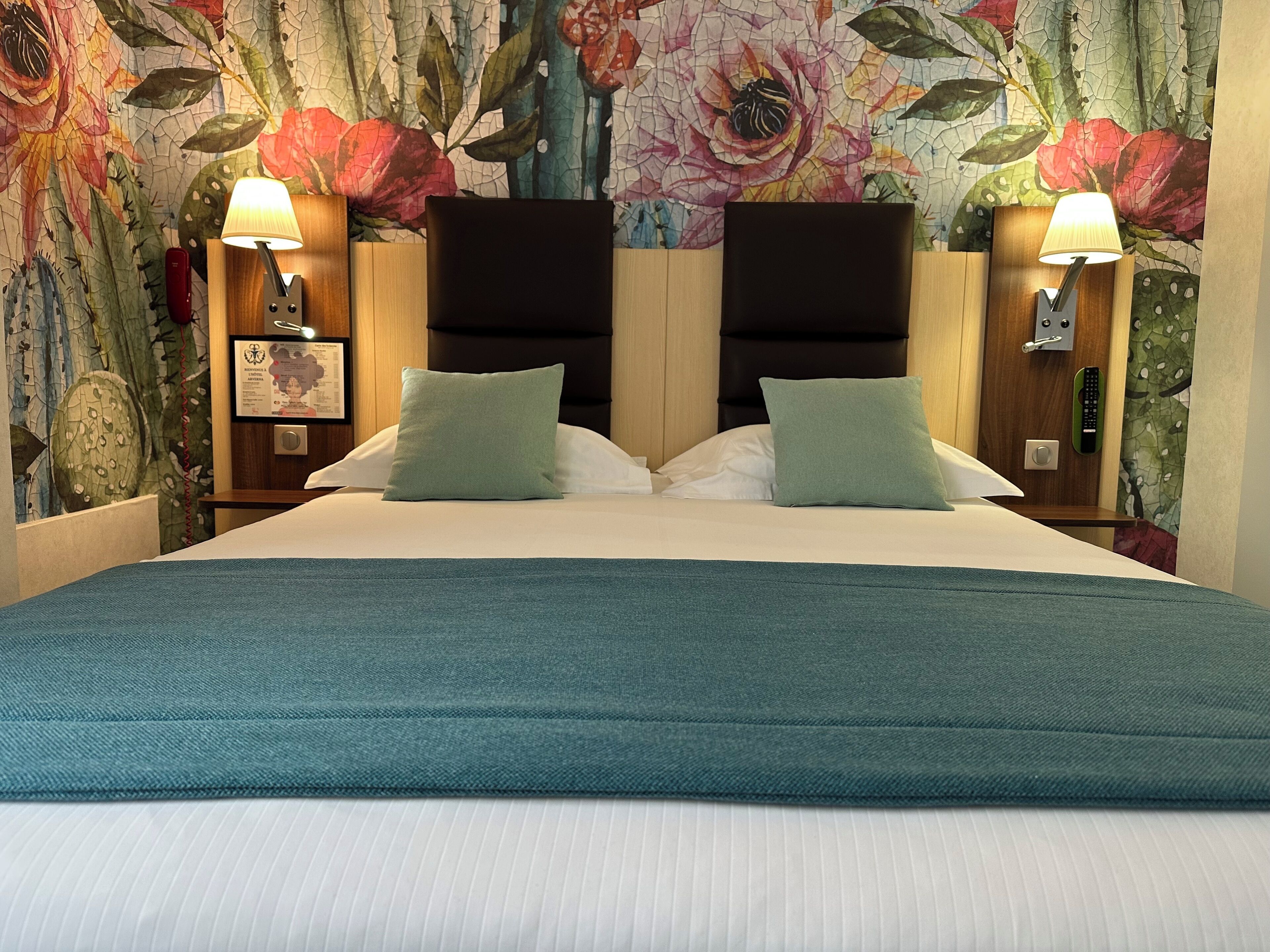 comfort room, 1 queen bed | premium bedding, in-room safe, desk, laptop workspace