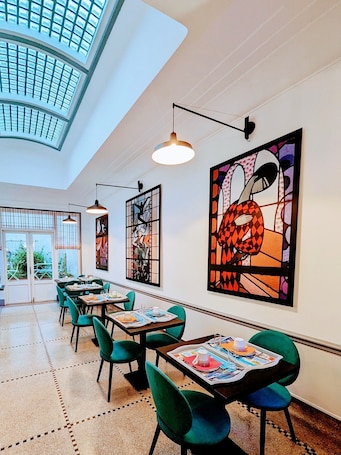 Daily buffet breakfast (EUR 14 per person)