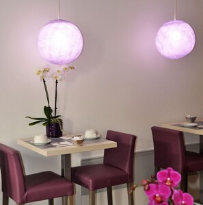 Kontinental morgenmad hver dag (9 EUR pr. person)