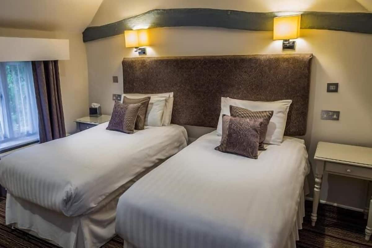 Hochwertige Bettwaren, Daunenbettdecken, Schreibtisch