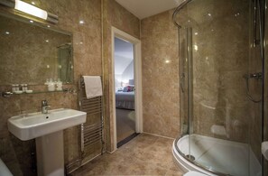 Suite, 1 King Bed, Non Smoking (Larger Room) | Bathroom