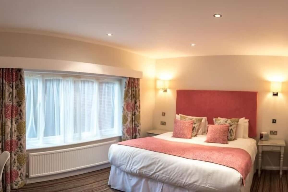 Hochwertige Bettwaren, Daunenbettdecken, Schreibtisch