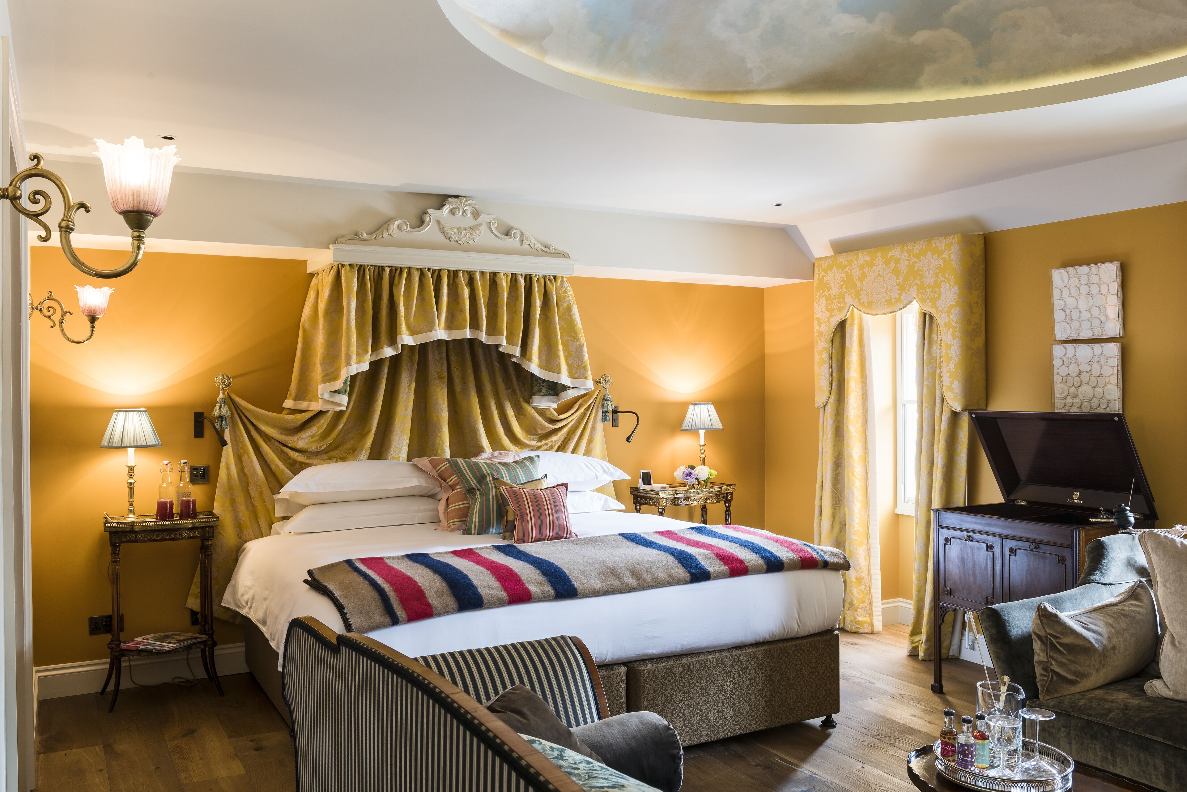 lear´s loft | egyptian cotton sheets, premium bedding, in-room safe