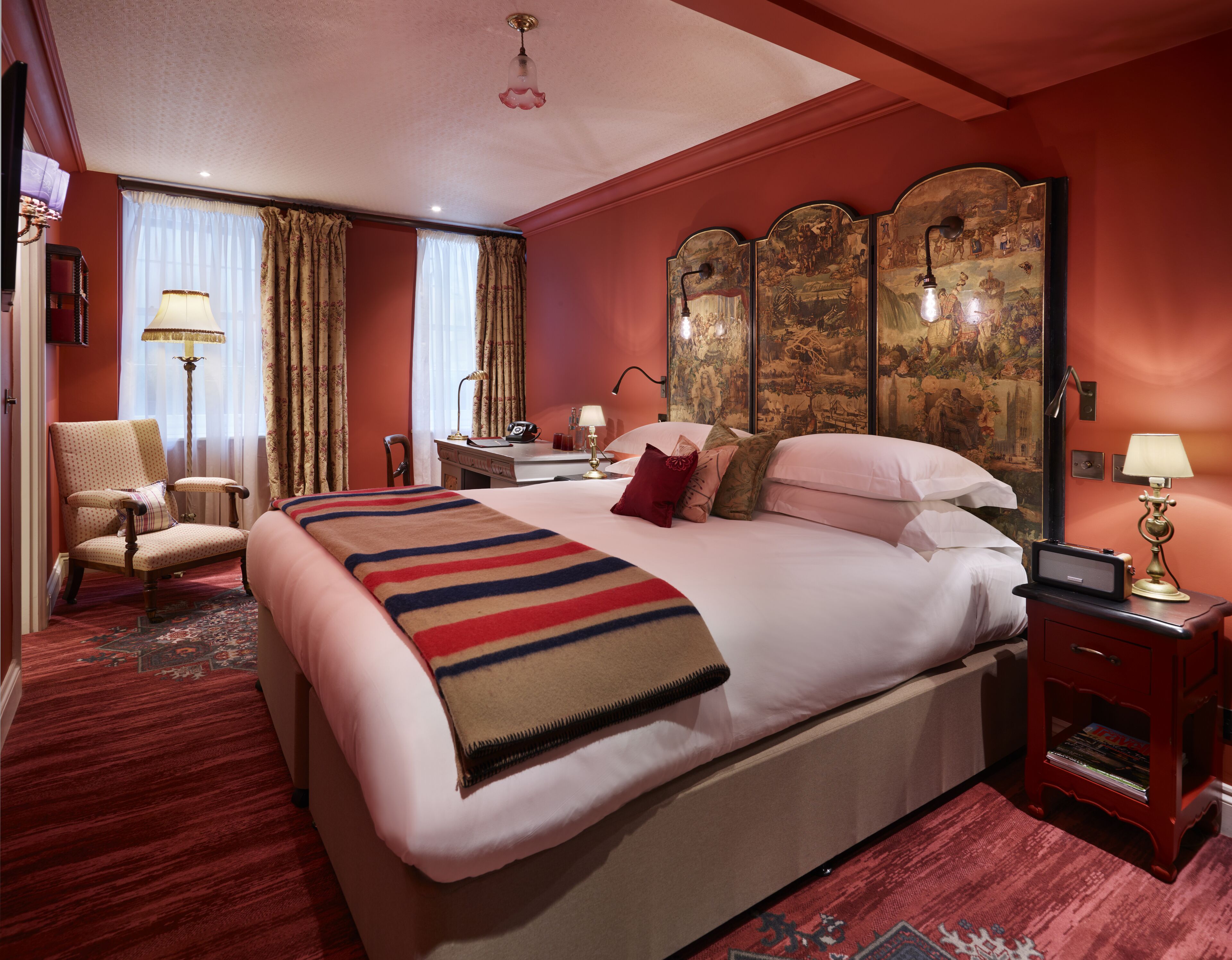 deluxe king room | egyptian cotton sheets, premium bedding, in-room safe