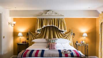 Egyptian cotton sheets, premium bedding, in-room safe, desk