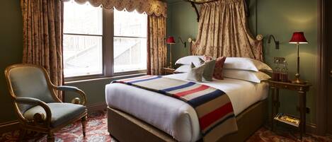 1 bedroom, Egyptian cotton sheets, premium bedding, in-room safe