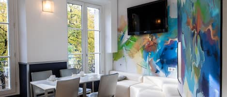 Morgenmadsbuffet hver dag (15 EUR pr. person)