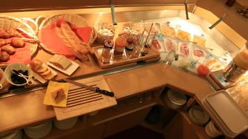 Daily buffet breakfast (EUR 9.50 per person)