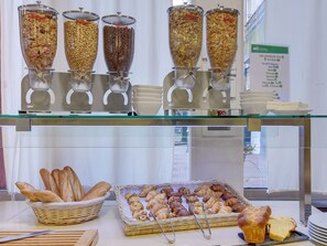 Desayuno buffet todos los días (con cargo)