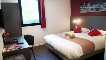 1 bedroom, premium bedding, in-room safe, desk