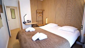 Double Room | Premium bedding, desk, laptop workspace, soundproofing