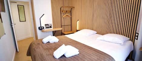 Double Room | Premium bedding, desk, laptop workspace, soundproofing