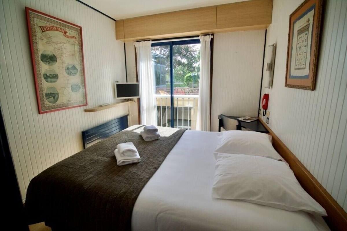 Double Room | 高級寢具、書桌、手提電腦工作空間、隔音