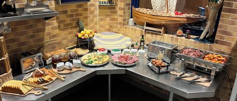 Frukostbuffé varje dag mot avgift