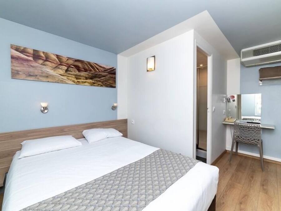 Quarto casal | Escrivaninha, Wi-Fi de cortesia, roupa de cama