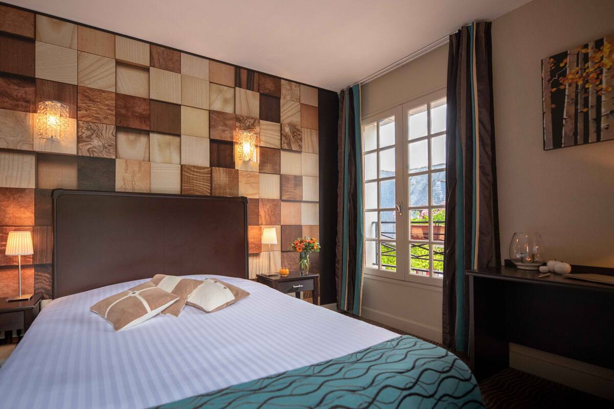 1 bedroom, premium bedding, in-room safe, individually decorated