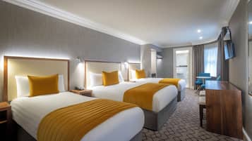 Hypo-allergenic bedding, desk, iron/ironing board, free WiFi