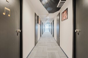 Handrails in hallways