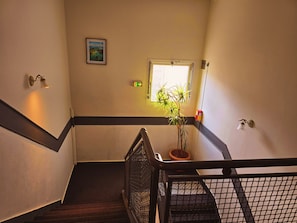 Handrails in hallways - Hôtel Alexandra (Boulogne-sur-Mer)