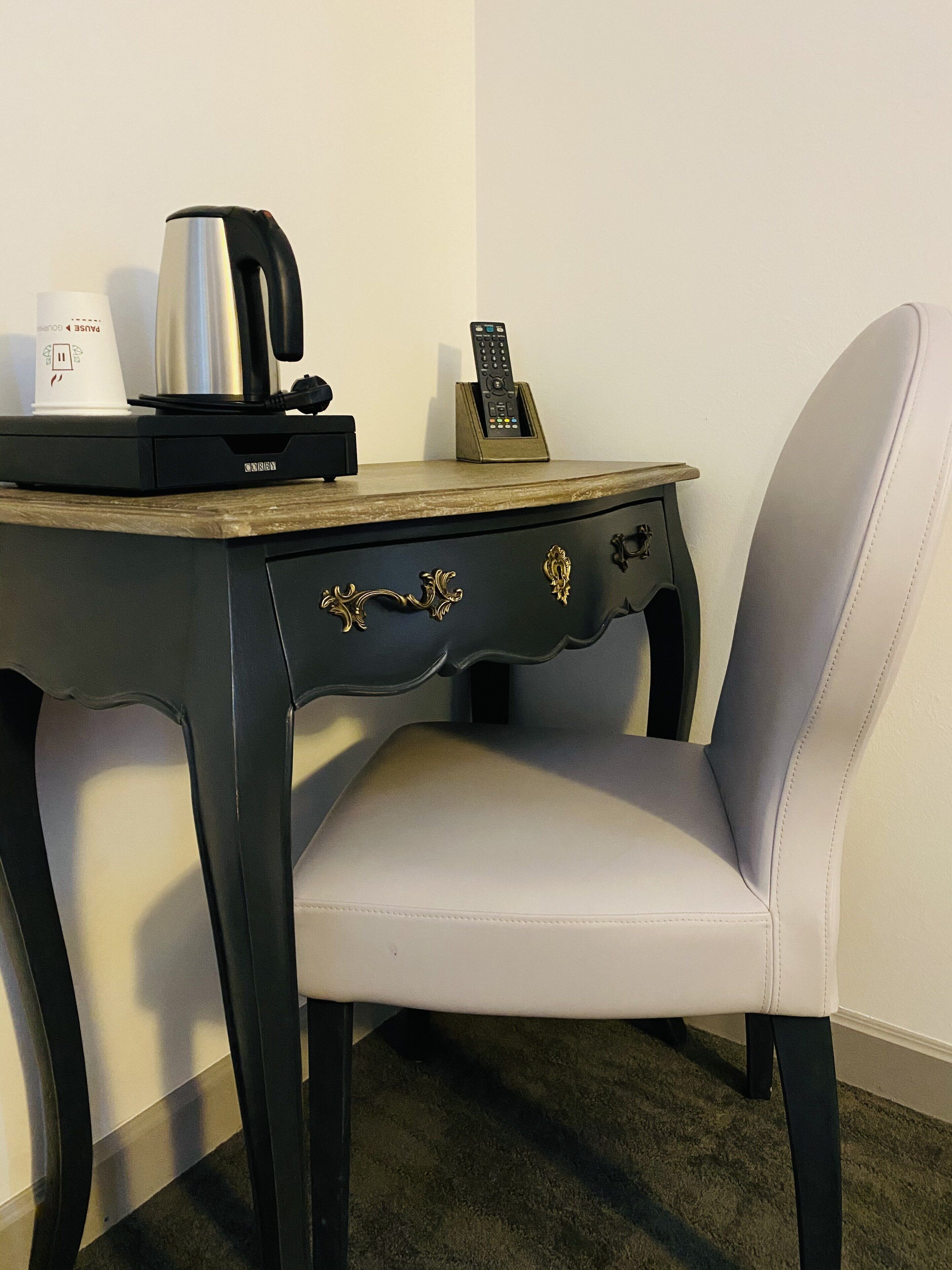 junior suite, non smoking | premium bedding, minibar, in-room safe, individually decorated