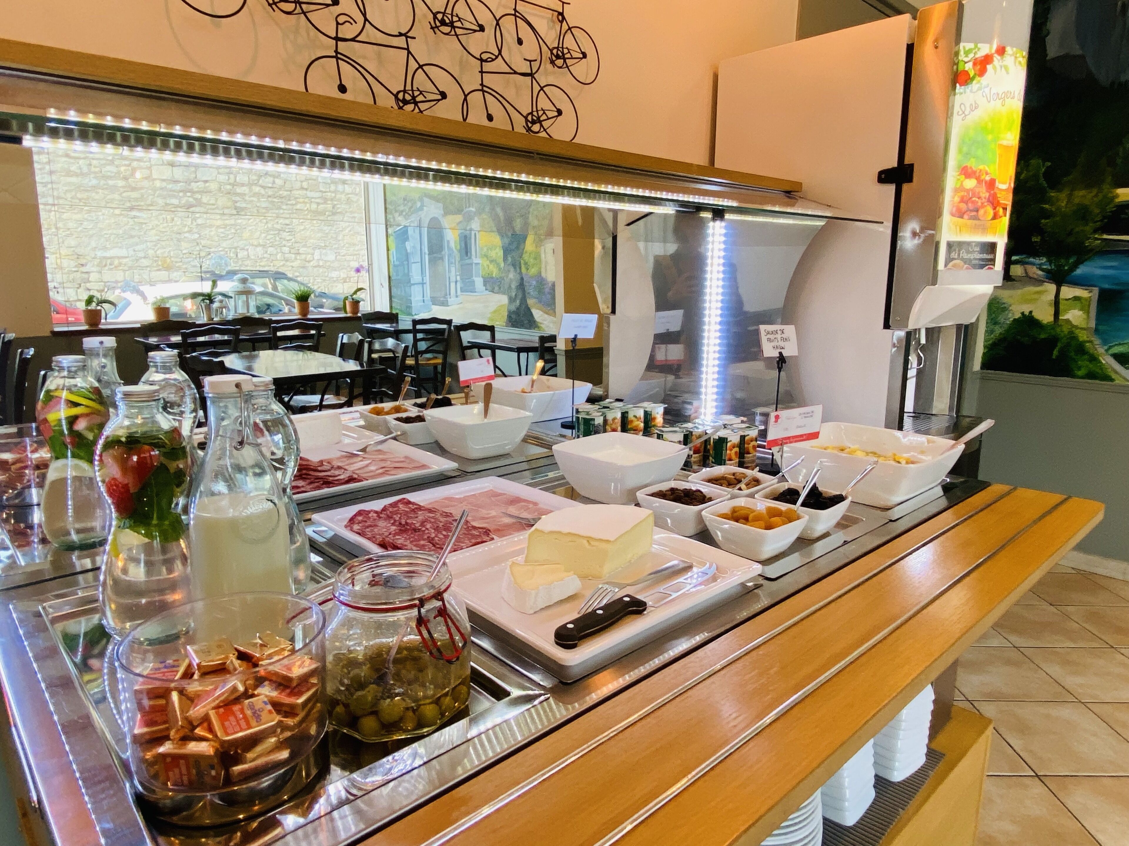 daily buffet breakfast (eur 16 per person)